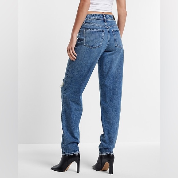 Brand New Express Mid Rise Medium Wash Ripped Baggy Tapered Jeans - Picture 5 of 5